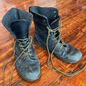 Dr. Marten’s Charcoal Tehani 7